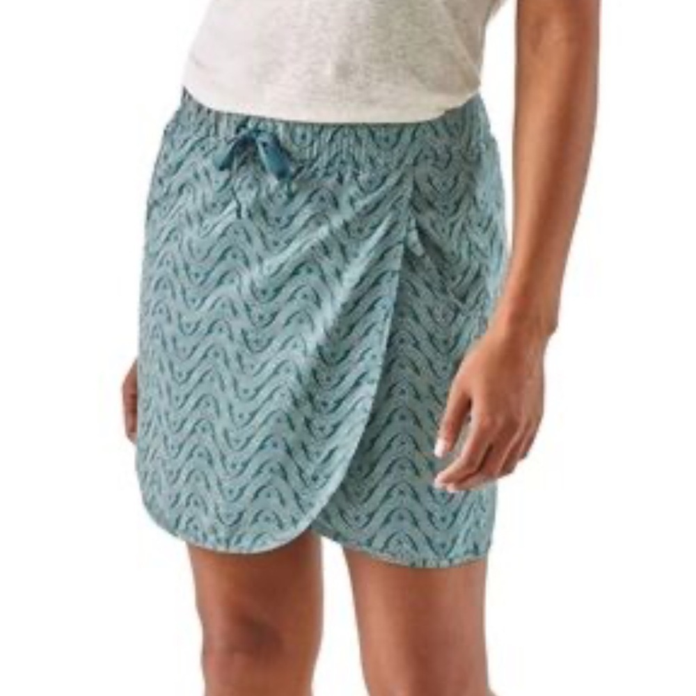 Patagonia Fleetwith Skort in Teal Print size XS